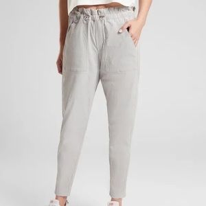 Athleta Trekkie Paper Bag Light Gray Jogger Pants Stretch Casual Outdoor Size 0